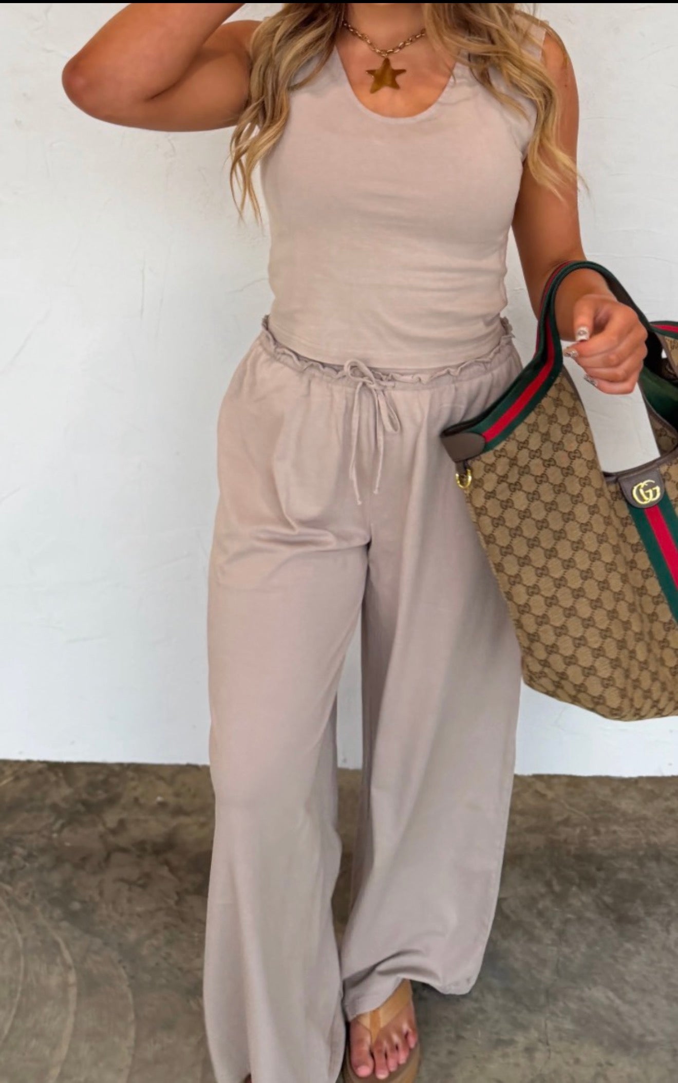 Beige tank set