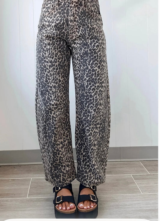 Leopard BarrelJeans